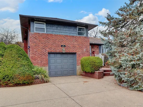 101 Beverly Place, Levittown, NY 11756