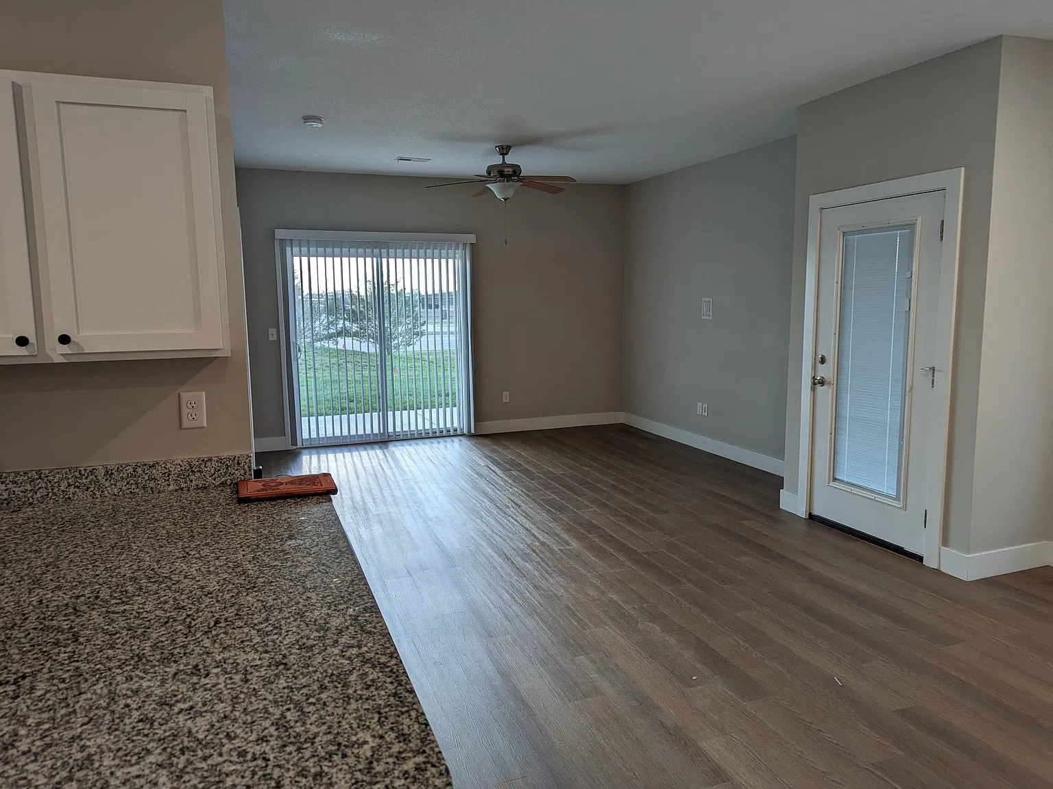 3 bed, 1200 sqft, $1,495 — Photo 4