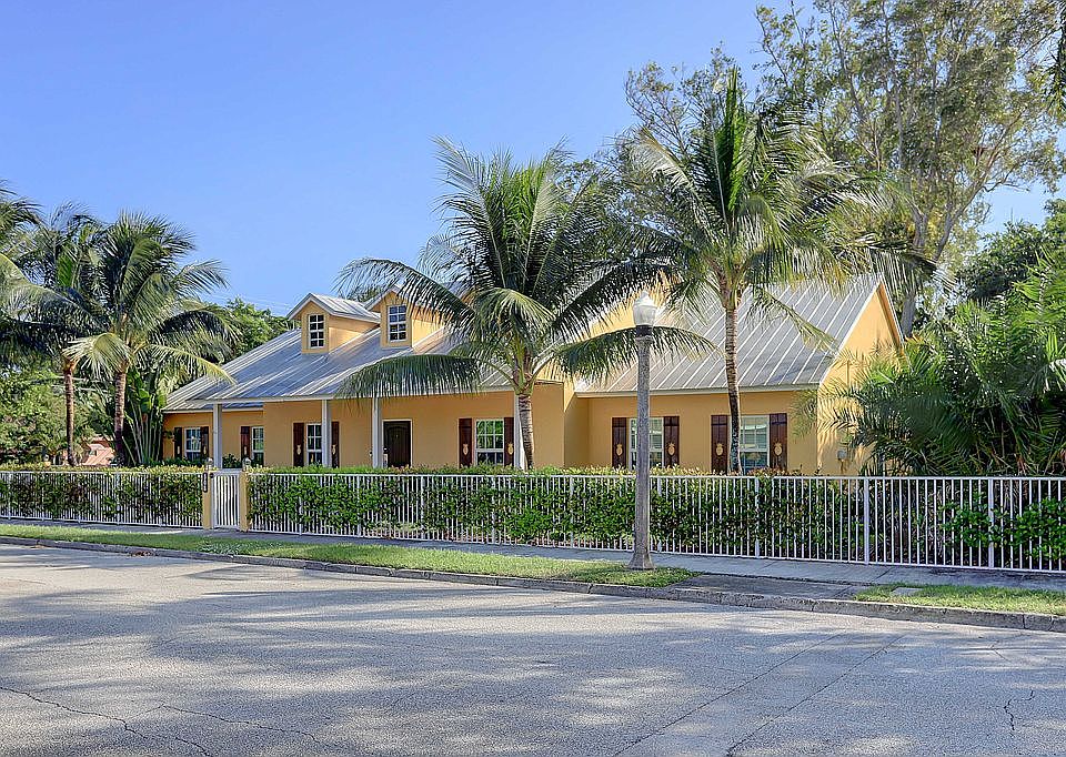 1st image of 308 Greenwood Dr