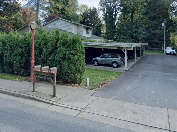 295 SW Newport Way APT B, Issaquah, WA 98027