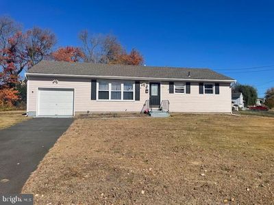 25 Lambeth Rd, Burlington, NJ, 08016