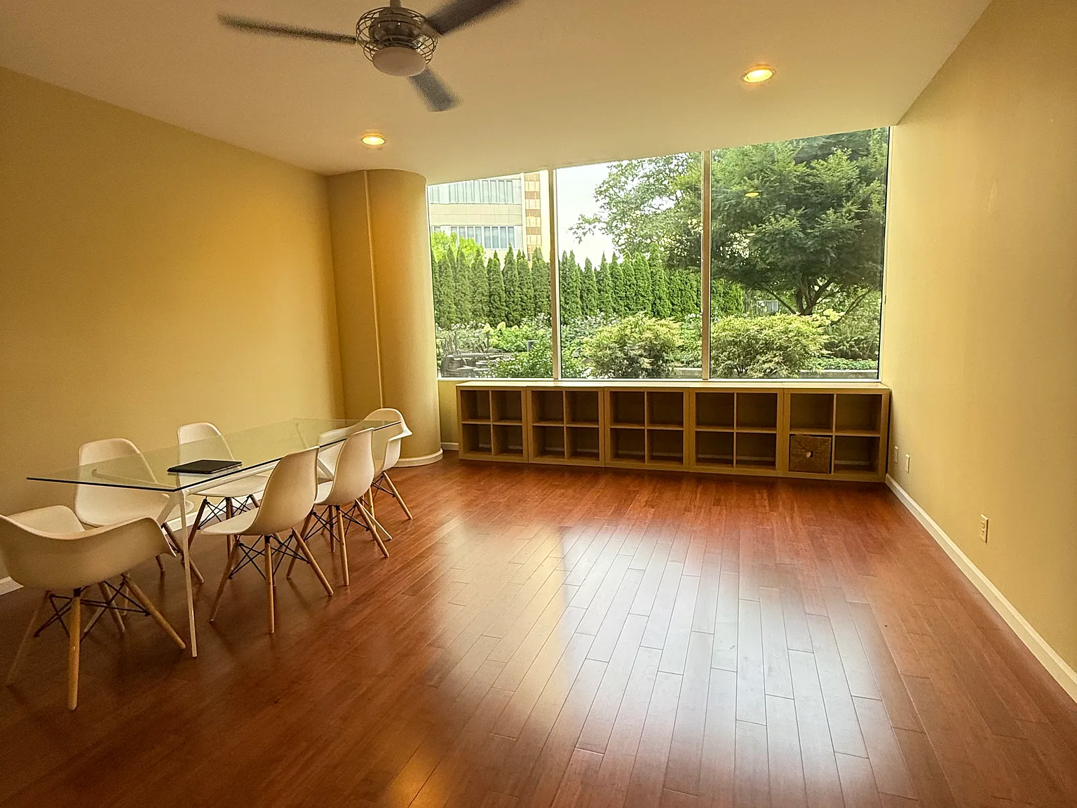 1 bed, 845 sqft, $1,899 — Photo 2