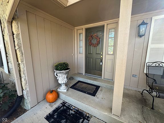 2nd image of 9 Greenhills Ct