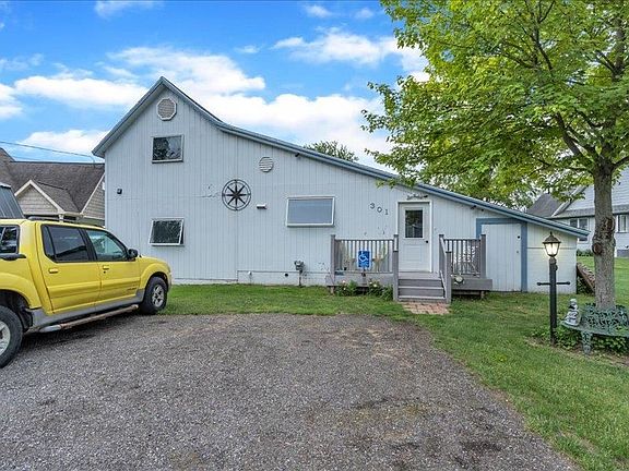 2nd image of 301 Lakeside Dr