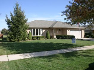 19333 Stonehenge Dr, Mokena, IL 60448