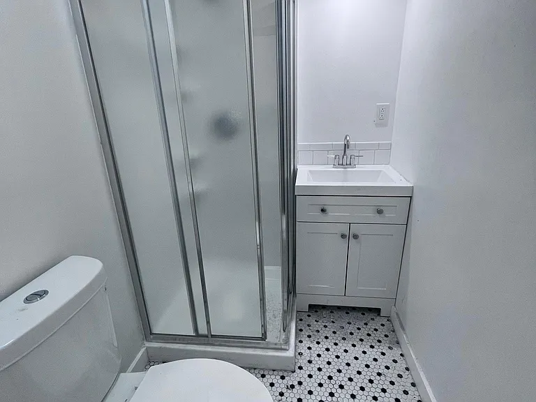 2707 NW 4th Ave #2 — Photo 7
