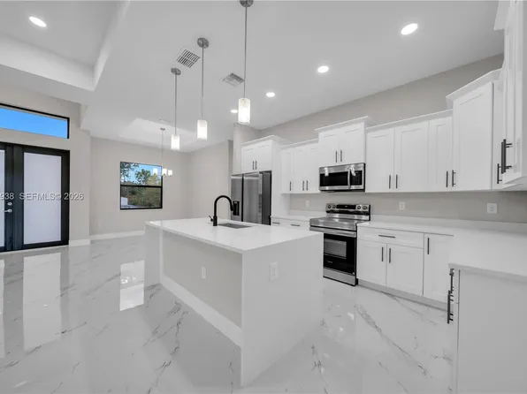 3006 53rd St W, Lehigh Acres, FL 33971