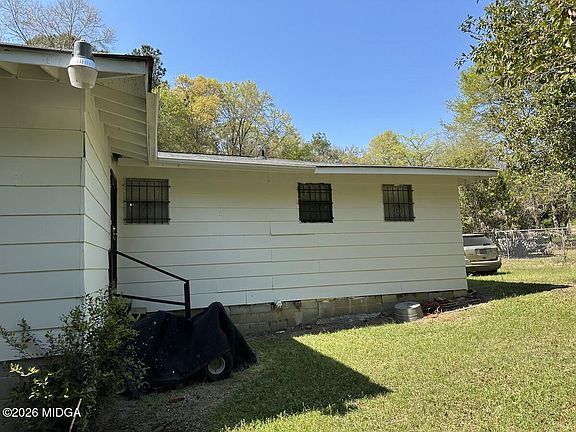 4th image of 3630 Grant Rd
