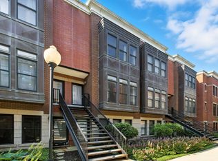 835 W Village Ct, Chicago, IL 60608