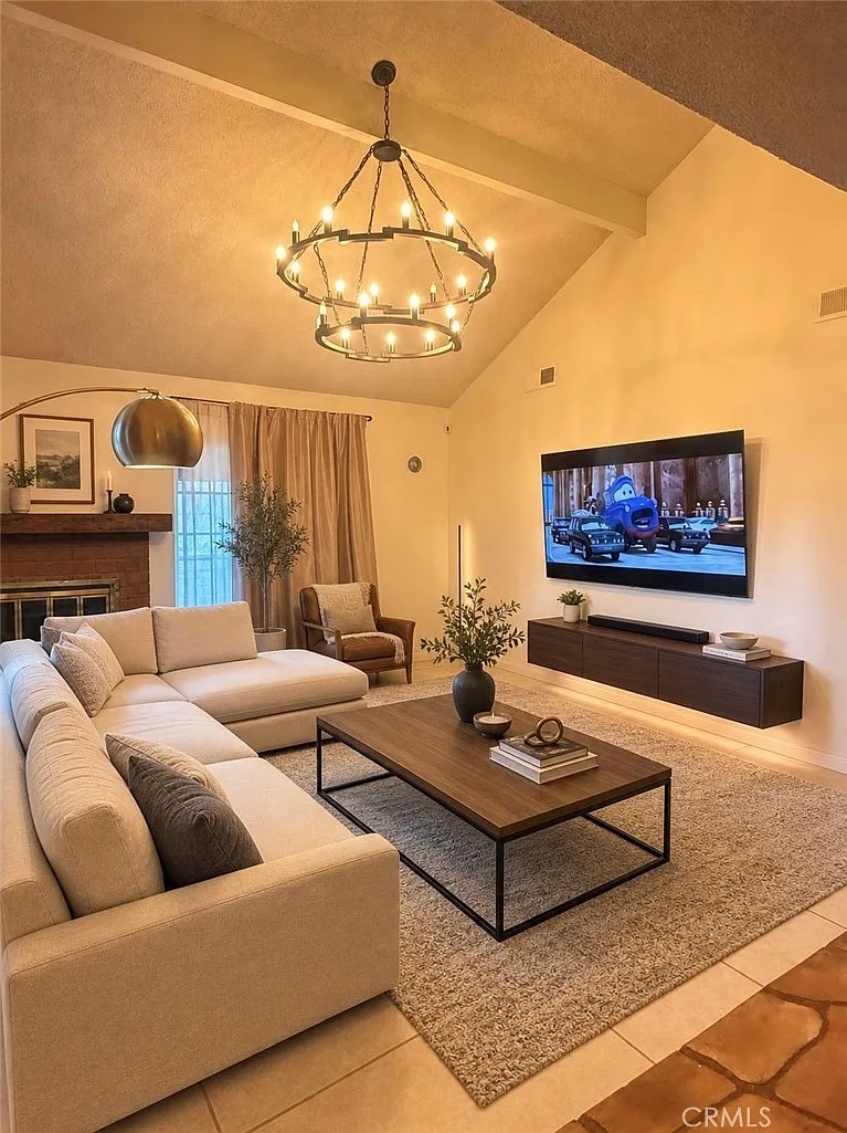 3 bed, 1.5 bath, 1900 sqft, $4,200 — Photo 4