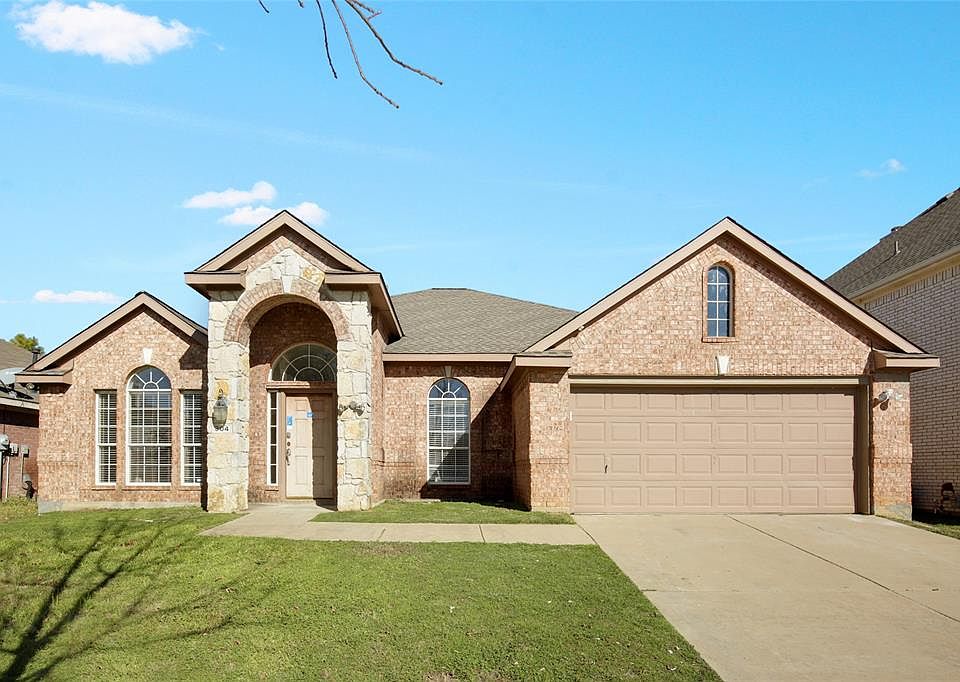 1st image of 304 Stormydale Ln