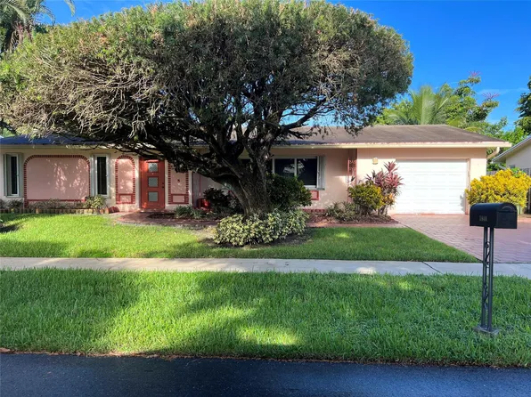 1840 NW 105th Avenue, Pembroke Pines, FL 33026