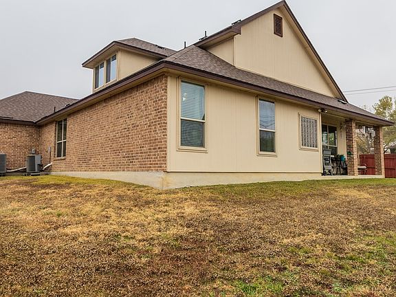 3rd image of 6600 Golden Oak Ln