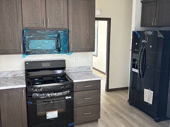 4th image of 3536 W Folsom 65