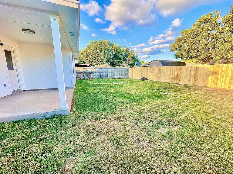 105 David Dr — Photo 16
