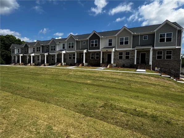 989 Cades Walk, Lawrenceville, GA 30045