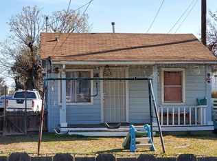 667 Kimball Ln, Hanford, CA 93230