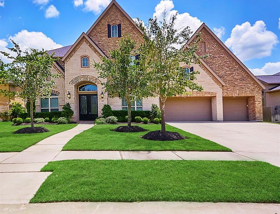 1st image of 2103 Riverine Crest Cir
