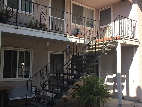 2nd image of 2052 Jackson Ct APT 1