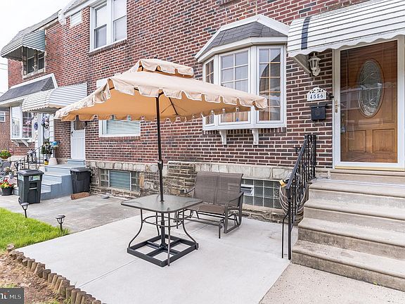 2nd image of 4556 Oakmont St