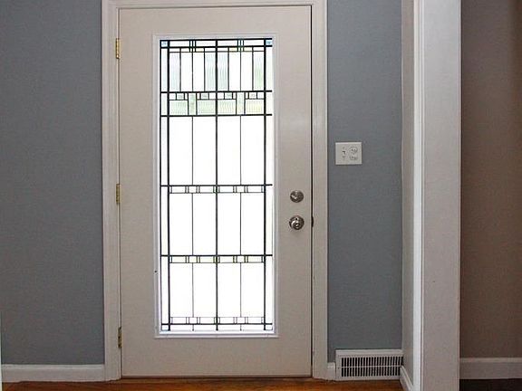 2nd image of 1110 Idylwild Dr