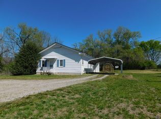 648 SW 97th St, Wakarusa, KS 66546