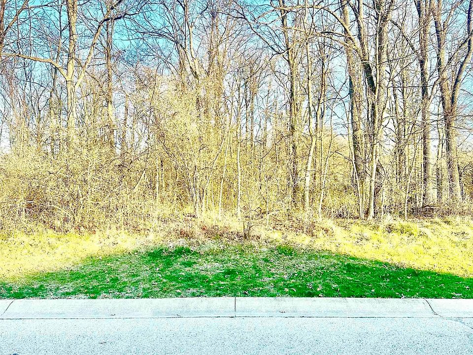 2nd image of 309 Stillwater Dr