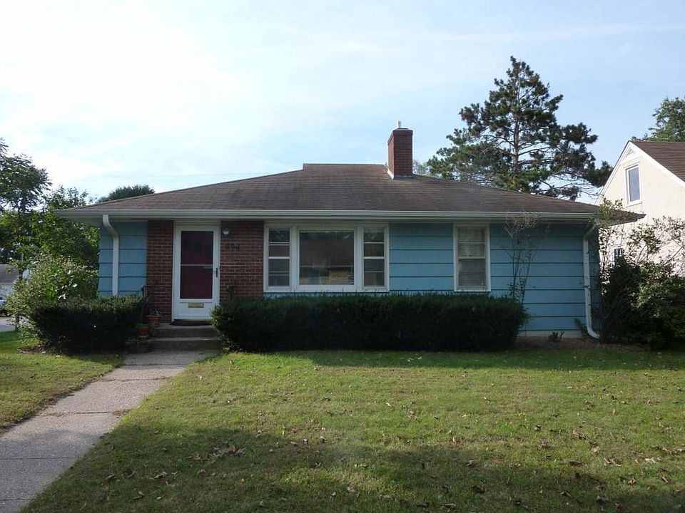 1st image of 994 California Ave W