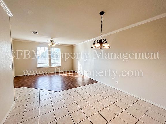 3rd image of 700 Biloxi Dr