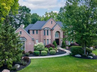 8950 Hunters Creek Dr, Clarkston, MI