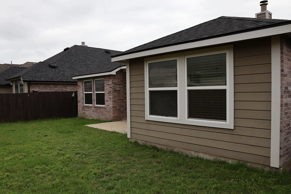 Building Photo - 1700 Zebra Finch Dr