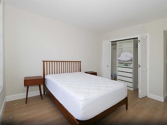 5th image of 801 Cypress Blvd #10D