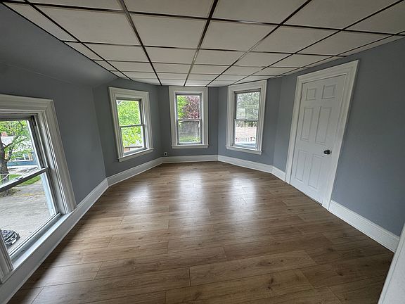 4th image of 48 Dutton St #2