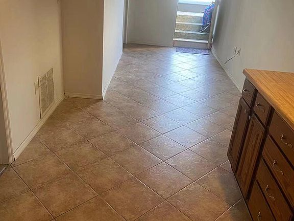 5th image of 247 Corona Ave APT B