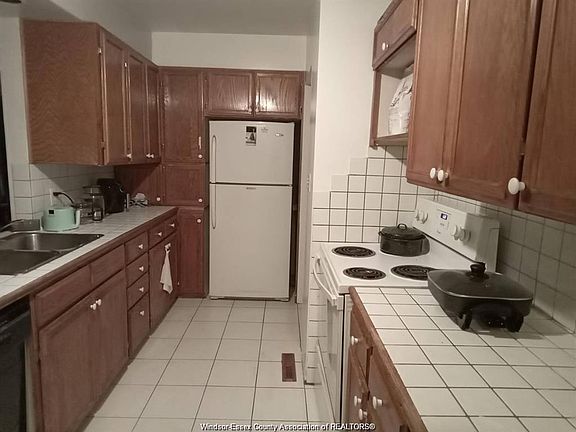 4th image of 3277 Dominion Blvd