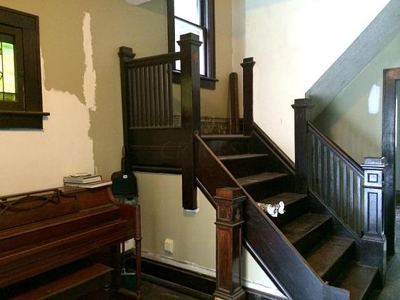 3rd image of 737 Oakwood Ave