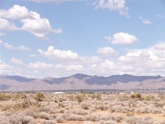 3rd image of 306-24-052C W Bolsa Drive