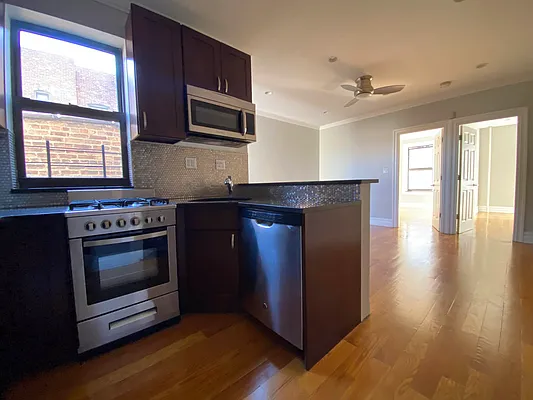 Rented by EXR | media 10