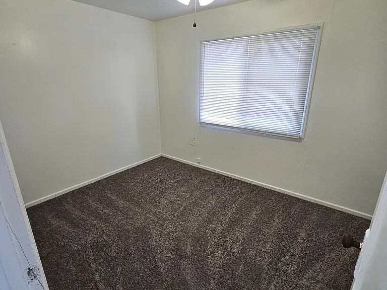 215 Elm St — Photo 6