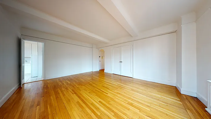 Rented by Bond New York | media 4