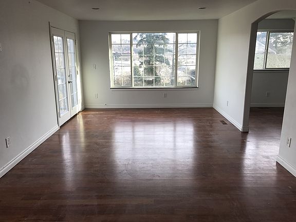 5th image of 12623 42nd Ave S