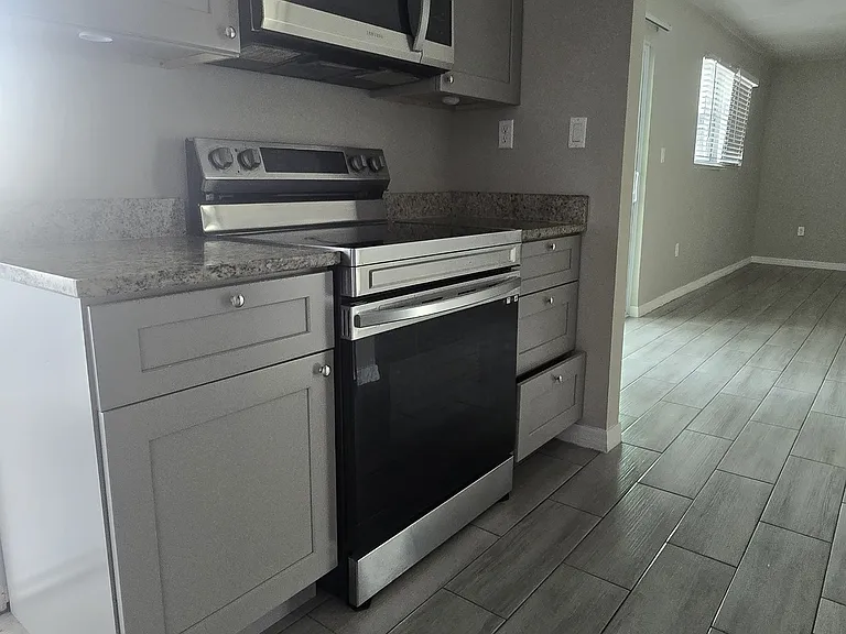 4952 Vincennes St #4 — Photo 9