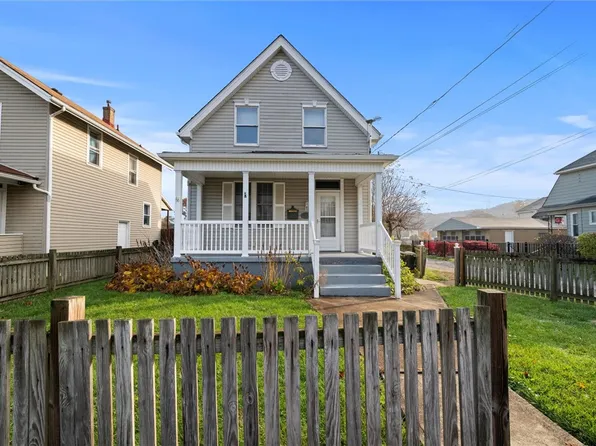 180 Center St, Springdale, PA 15144