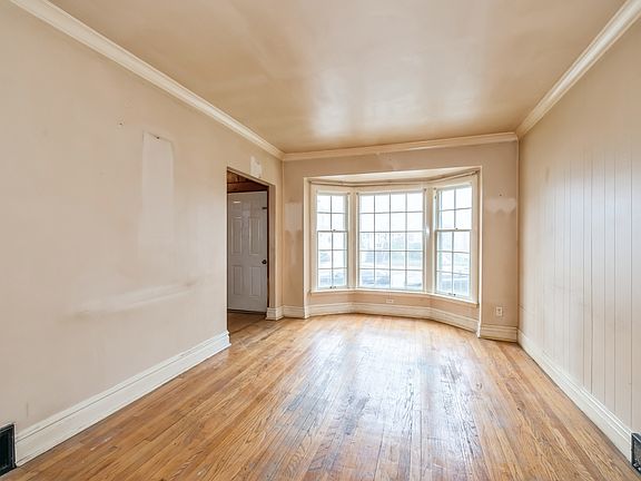 3rd image of 3450 N Odell Ave