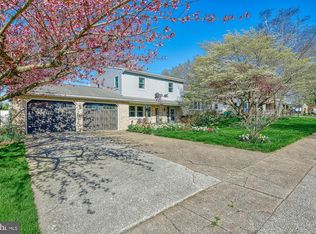 1415 Yorktowne Rd, Mechanicsburg, PA 17050