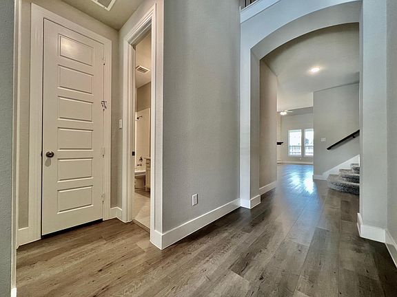 5th image of 4107 Lightcreek Ln