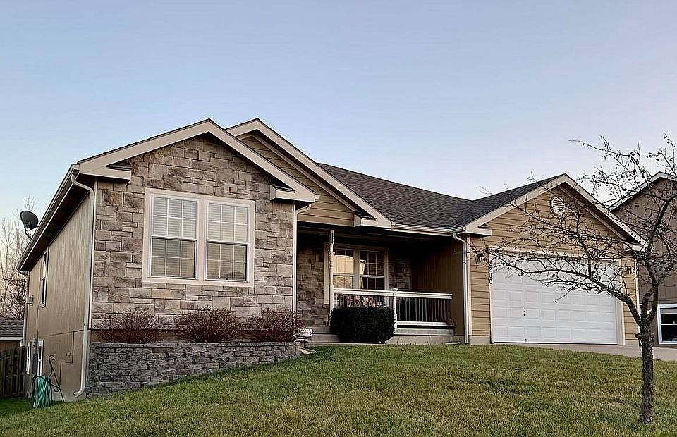 2nd image of 2200 Valley View Dr