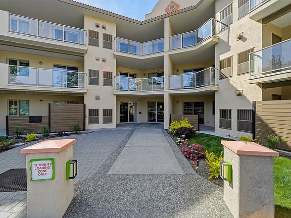 3rd image of 2169 Flamingo Rd #104