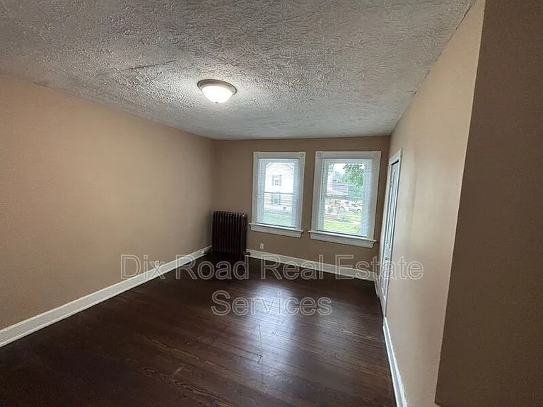 1581 Madison Ave — Photo 24