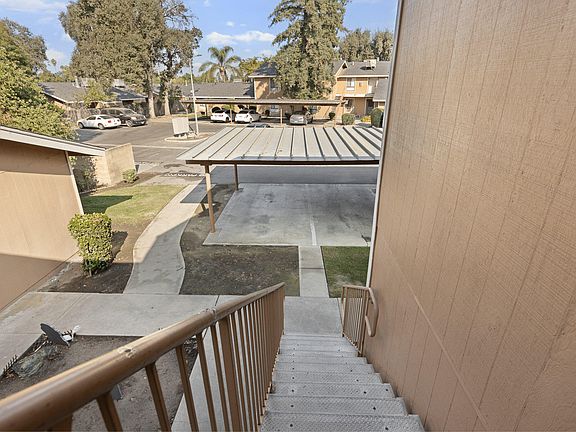 3rd image of 216 N Crenshaw Street